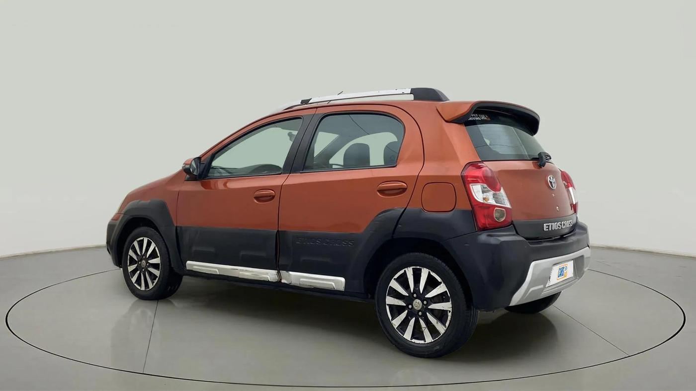 2014 Toyota Etios CROSS 1.4 GD, Diesel, Manual, 1,22,404 km, Left Back Diagonal