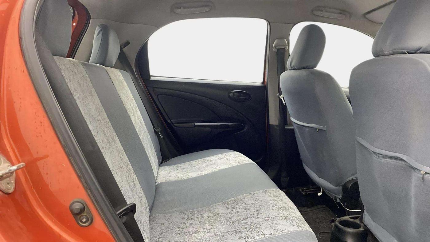 2014 Toyota Etios CROSS 1.4 GD, Diesel, Manual, 1,22,404 km, Right Side Rear Door Cabin