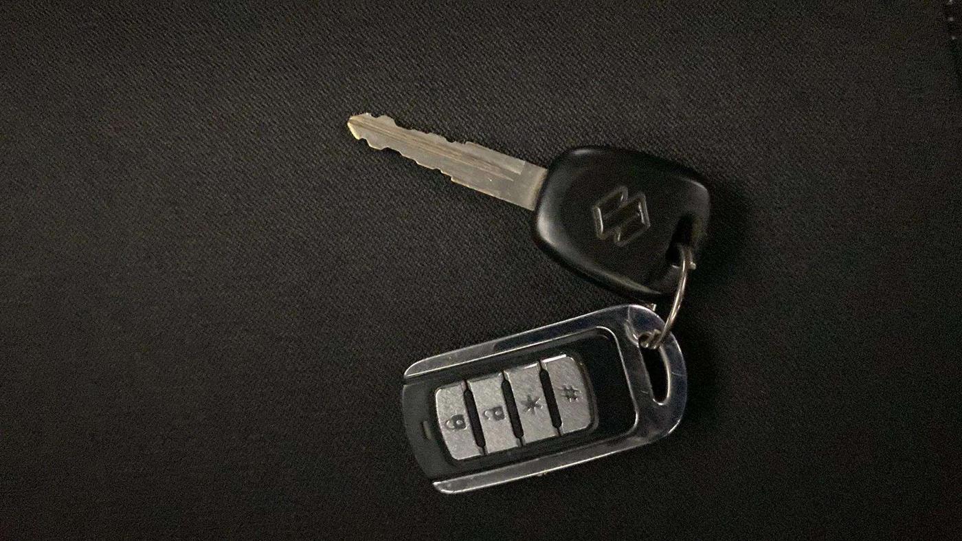 2013 Maruti Swift LXI, Petrol, Manual, 49,536 km, Key Close Up