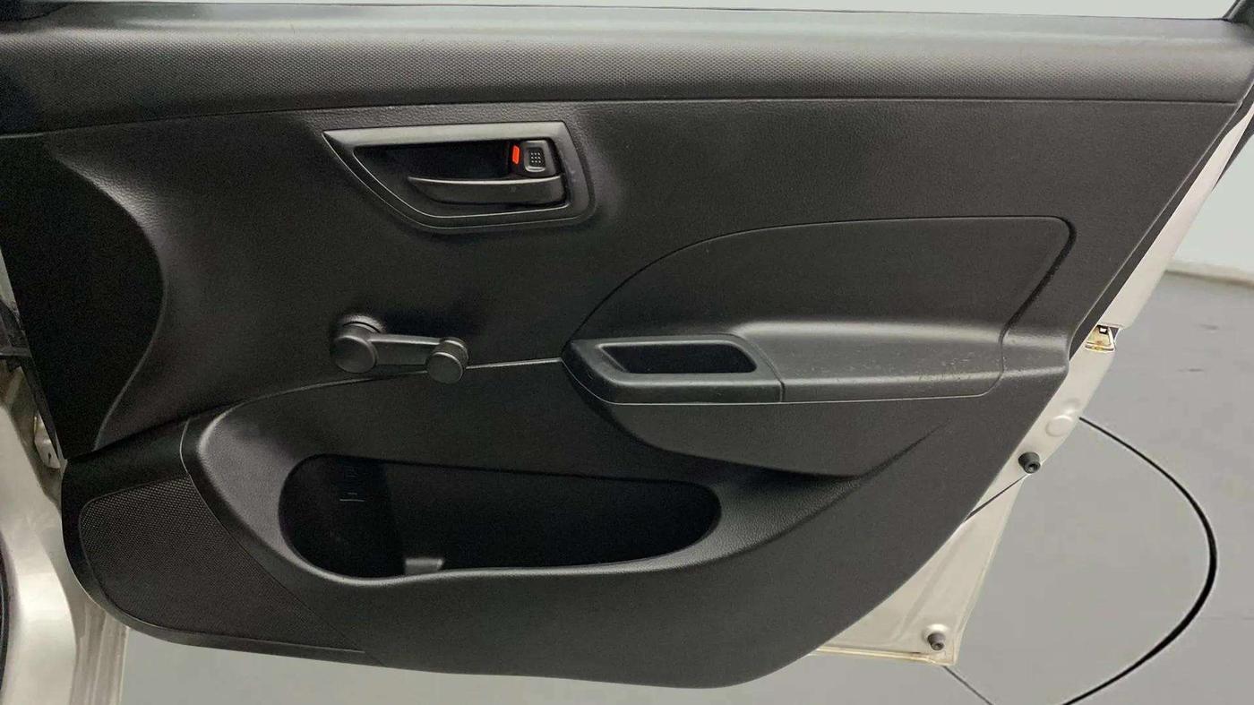 2013 Maruti Swift LXI, Petrol, Manual, 49,536 km, Driver Side Door Panels Control