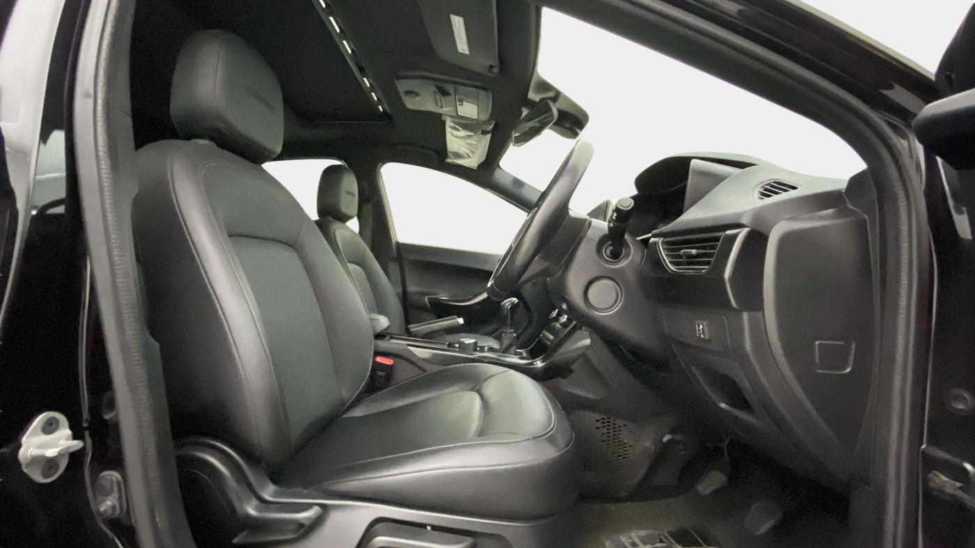 2022 Tata NEXON XZ PLUS (HS) PETROL DARK EDITION, CNG, Manual, 87,496 km, Right Side Front Door Cabin