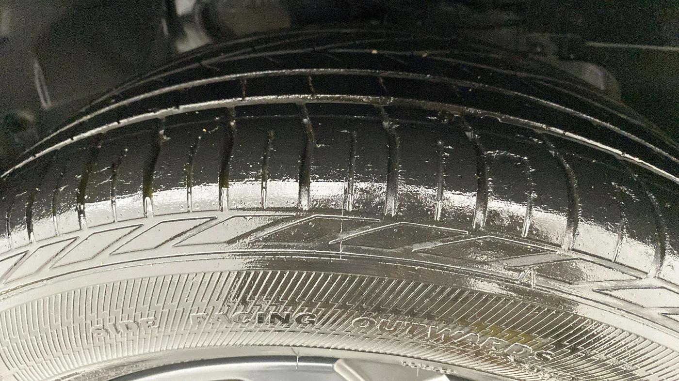 2022 Tata NEXON XZ PLUS (HS) PETROL DARK EDITION, CNG, Manual, 87,496 km, Right Front Tyre Tread