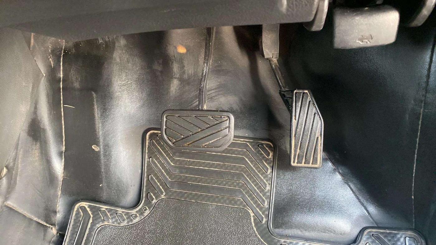 2020 Maruti XL6 ALPHA AT, Petrol, Automatic, 72,005 km, Pedals