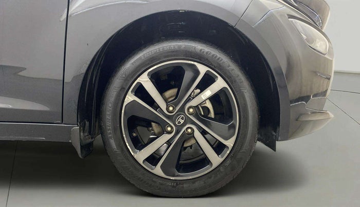 2022 Tata ALTROZ XZ PLUS PETROL DARK EDITION, Petrol, Manual, 21,808 km, Right Front Wheel