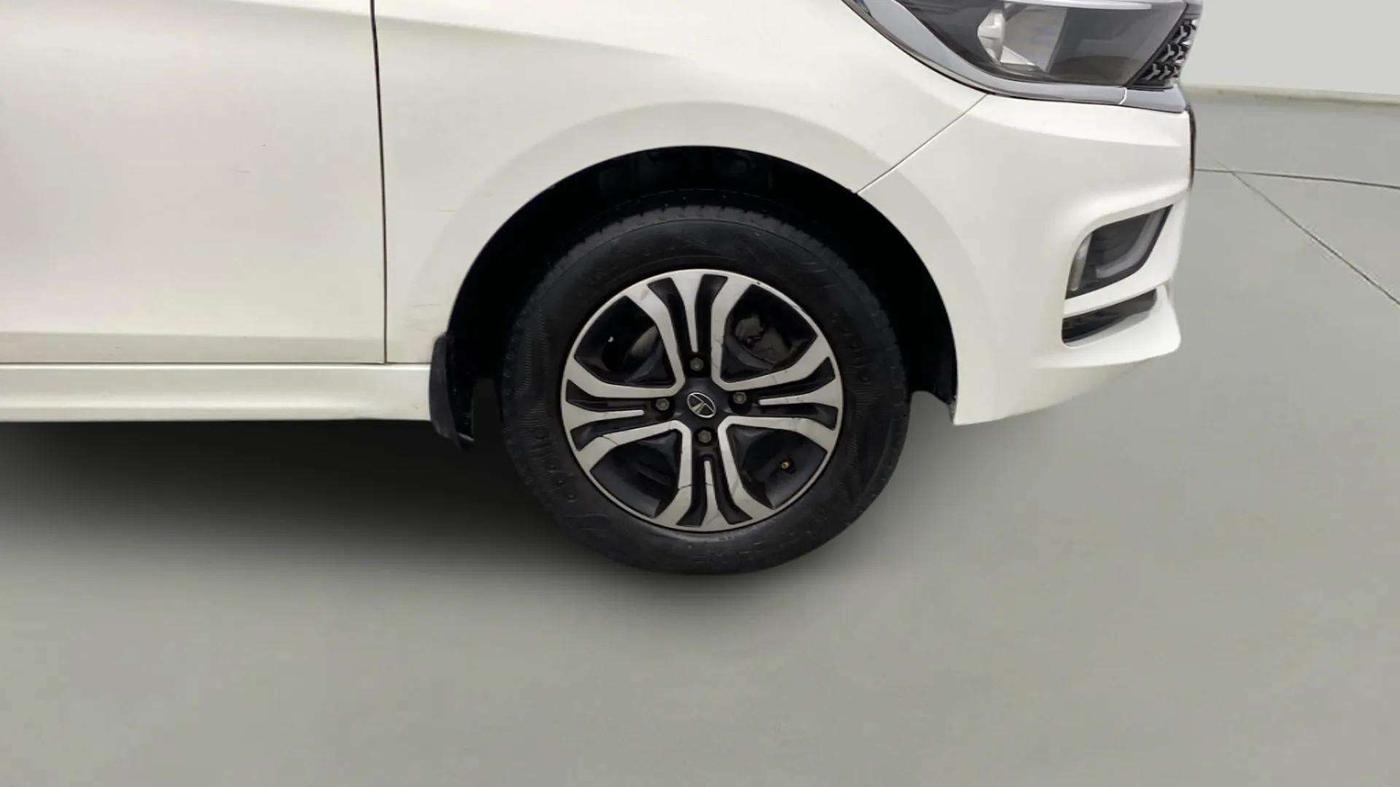 2022 Tata Tiago XZ PLUS CNG, CNG, Manual, 29,278 km, Right Front Wheel