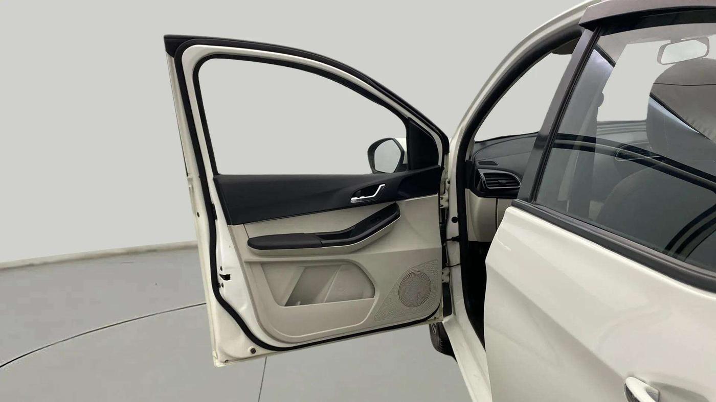 2022 Tata Tiago XZ PLUS CNG, CNG, Manual, 29,278 km, LHS Front Door