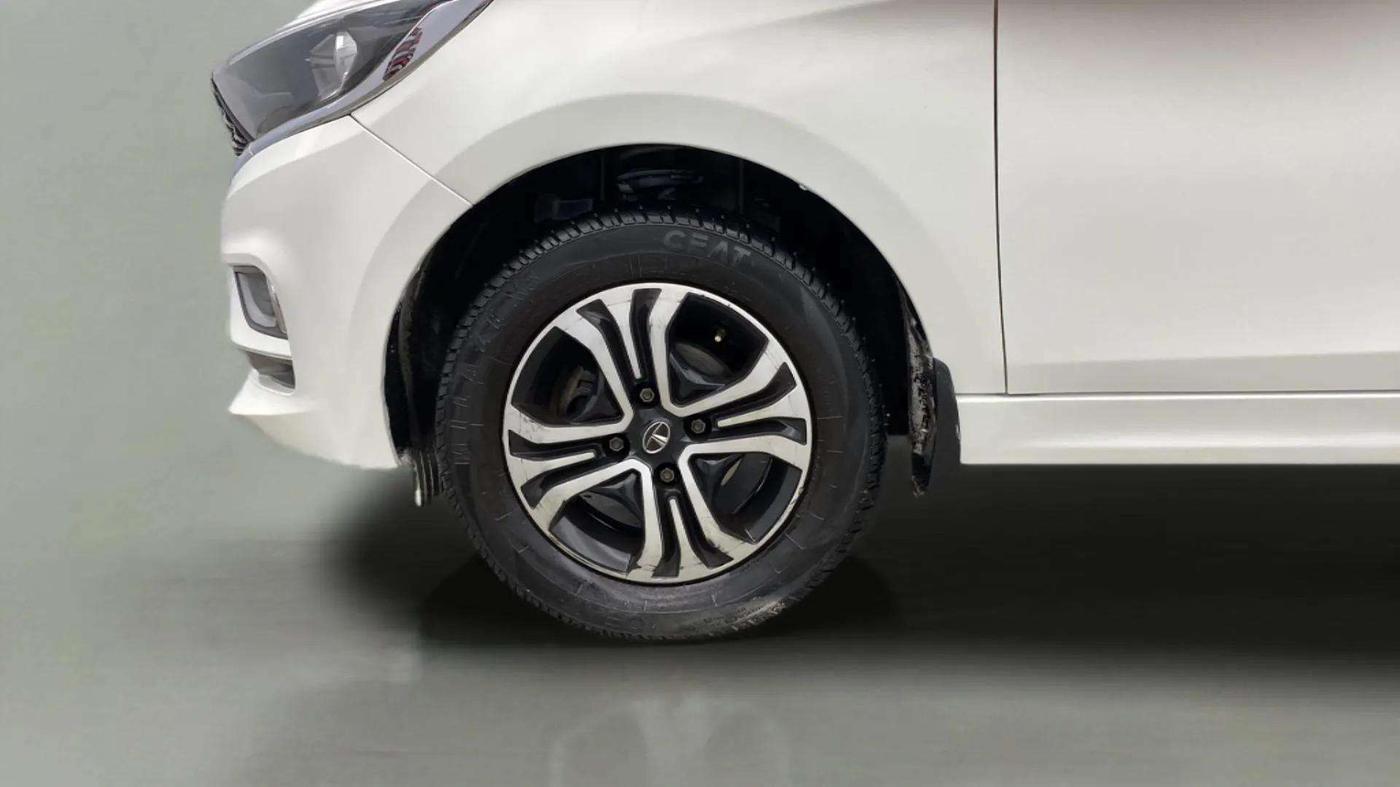 2022 Tata Tiago XZ PLUS CNG, CNG, Manual, 29,278 km, Left Front Wheel