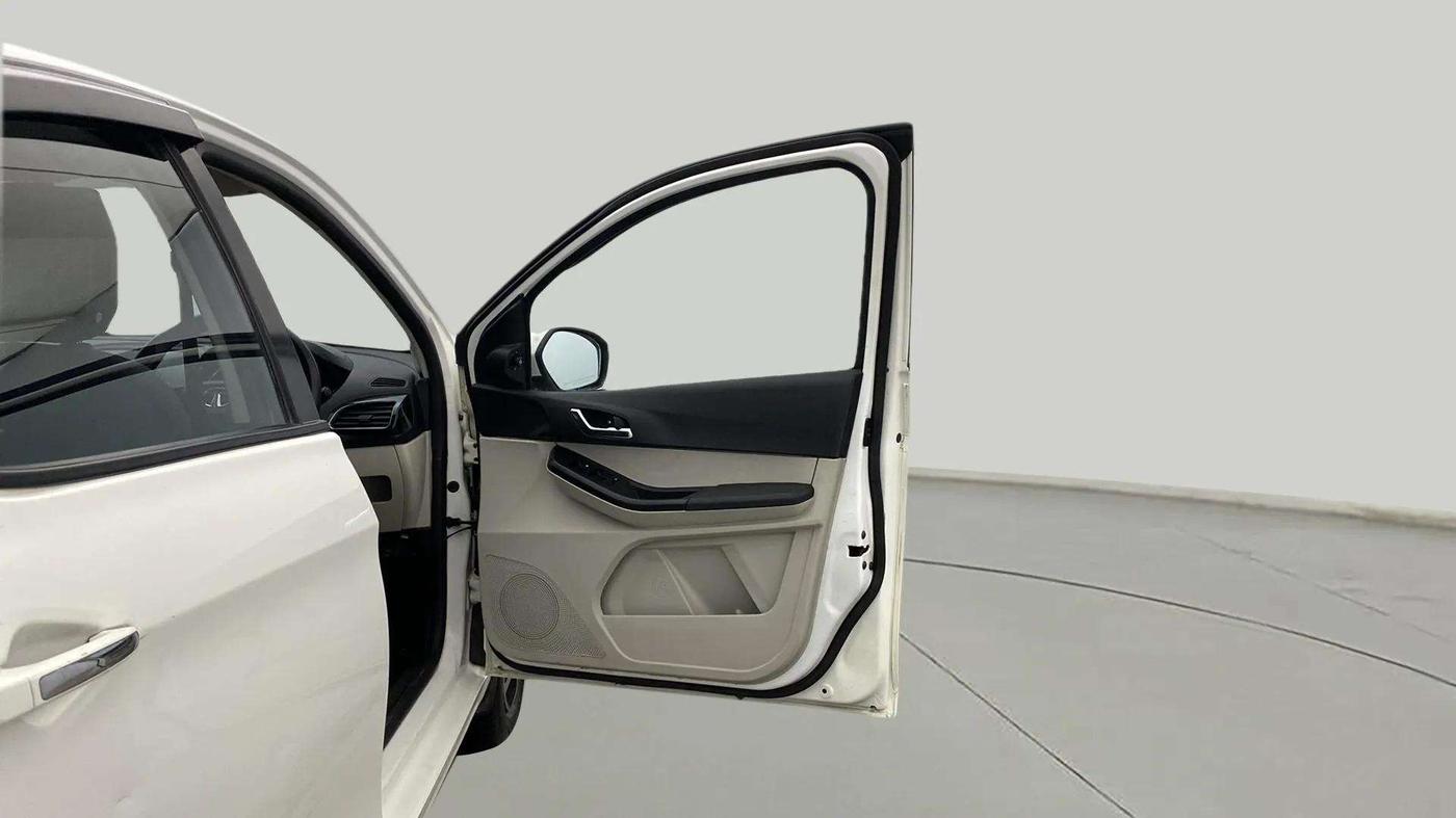 2022 Tata Tiago XZ PLUS CNG, CNG, Manual, 29,278 km, RHS Front Door