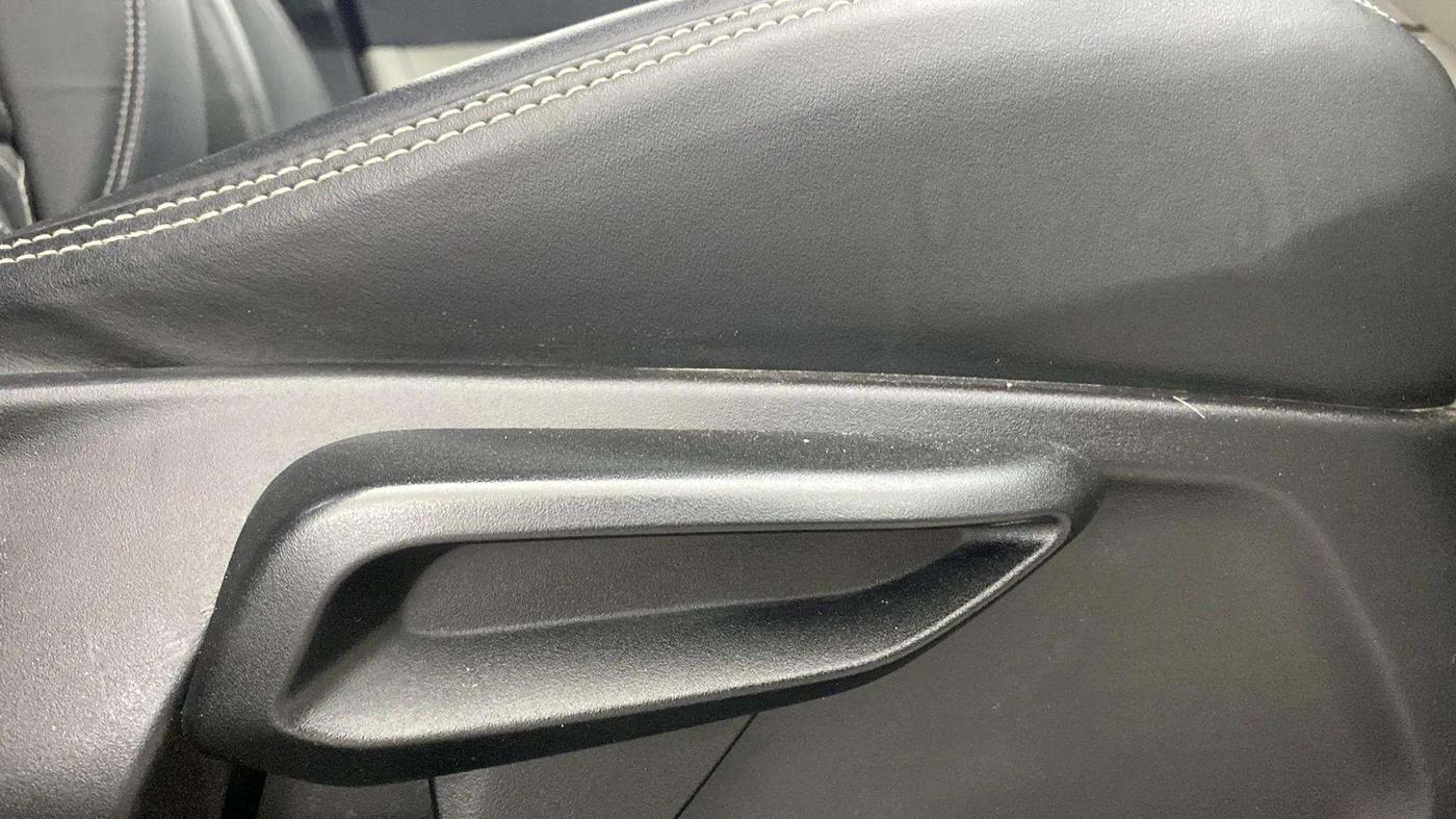 2022 Tata Tiago XZ PLUS CNG, CNG, Manual, 29,278 km, Driver Side Adjustment Panel
