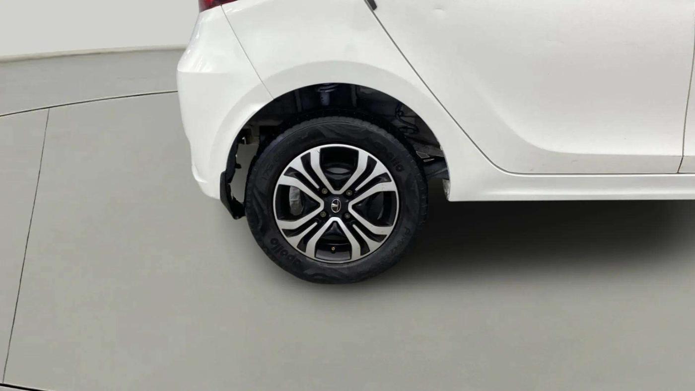 2022 Tata Tiago XZ PLUS CNG, CNG, Manual, 29,278 km, Right Rear Wheel