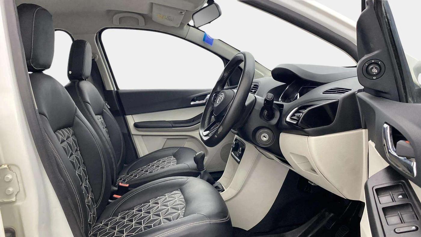 2022 Tata Tiago XZ PLUS CNG, CNG, Manual, 29,278 km, Right Side Front Door Cabin