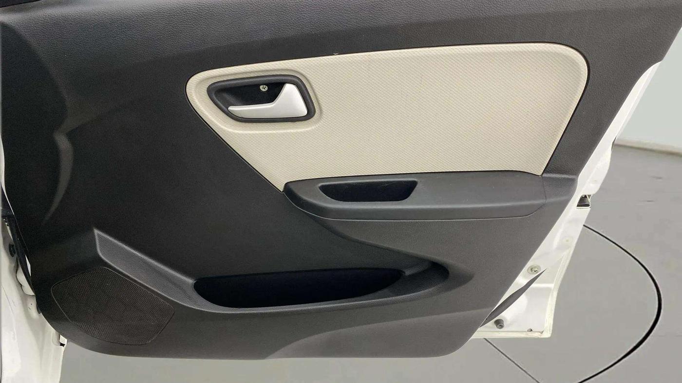 2021 Maruti Alto VXI, Petrol, Manual, 71,538 km, Driver Side Door Panels Control