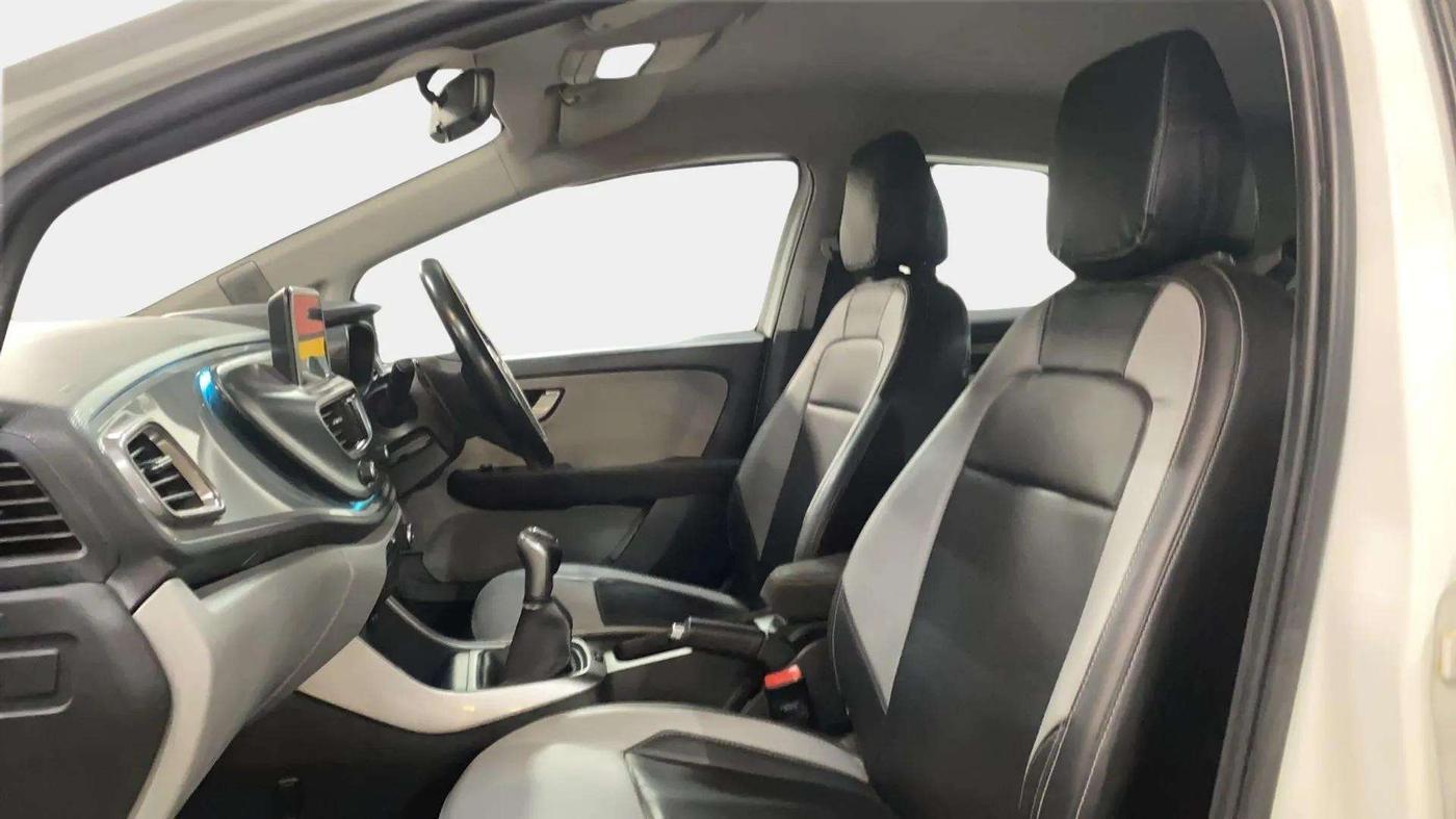 2021 Tata ALTROZ XZ DIESEL, Diesel, Manual, 73,280 km, Right Side Front Door Cabin