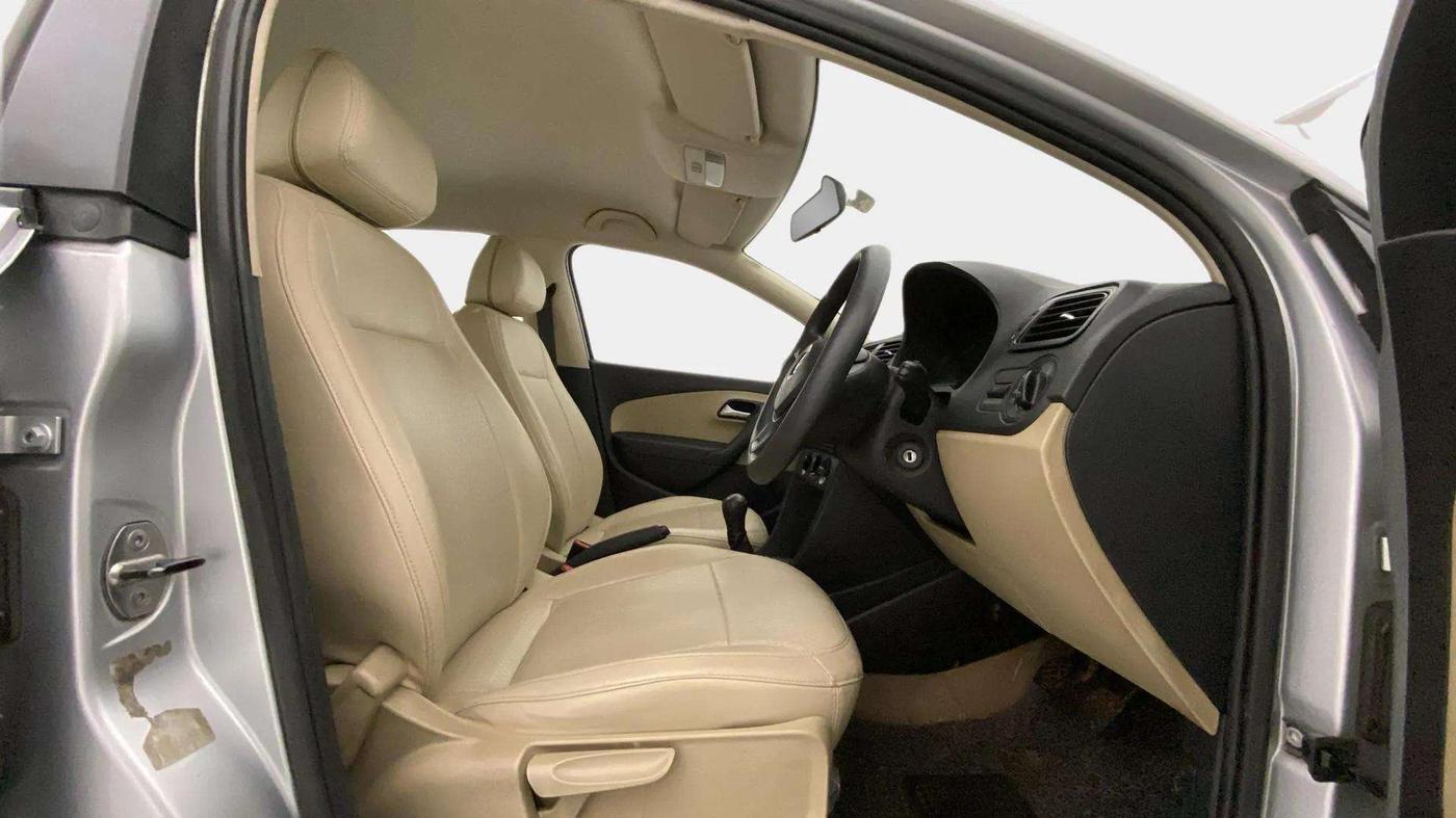 2016 Volkswagen Ameo COMFORTLINE 1.2L, Petrol, Manual, 36,832 km, Right Side Front Door Cabin