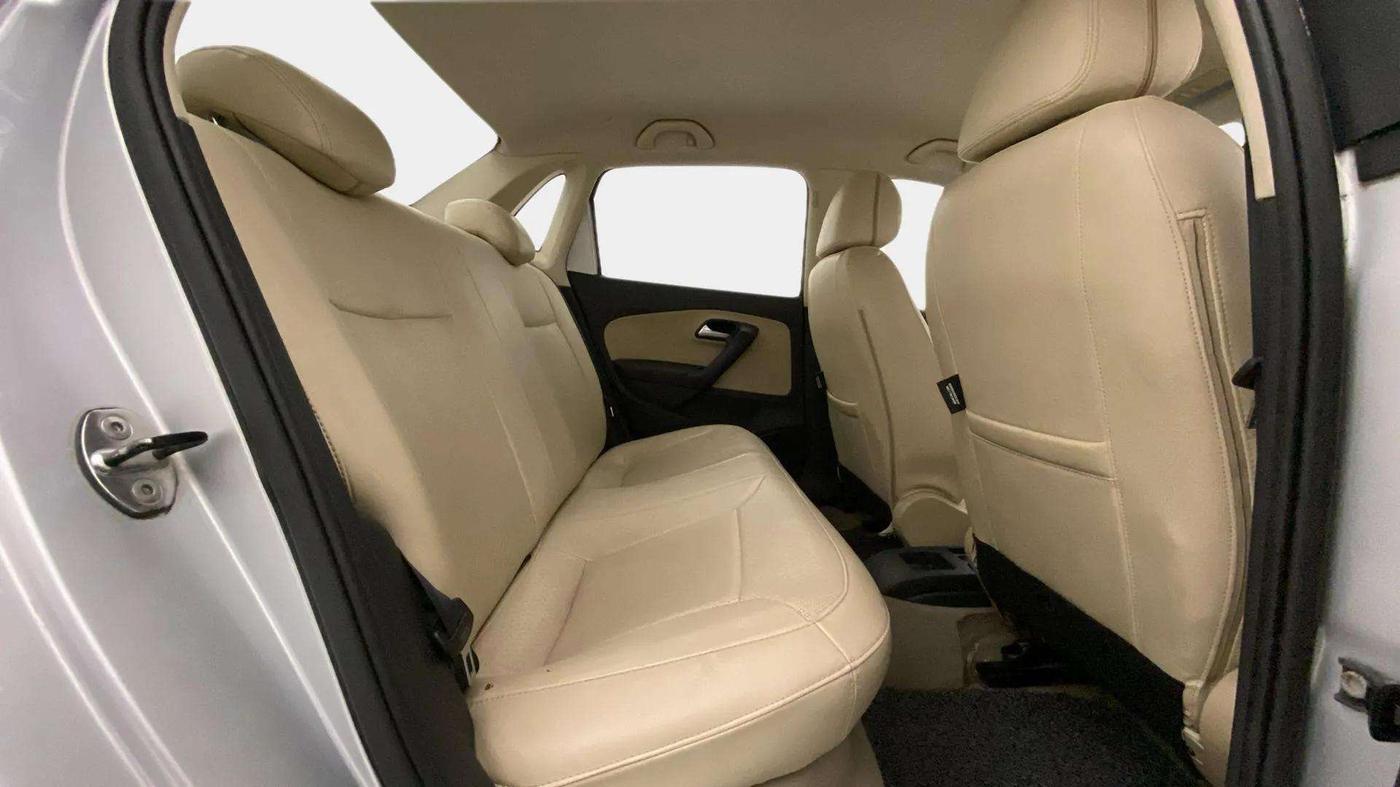 2016 Volkswagen Ameo COMFORTLINE 1.2L, Petrol, Manual, 36,832 km, Right Side Rear Door Cabin