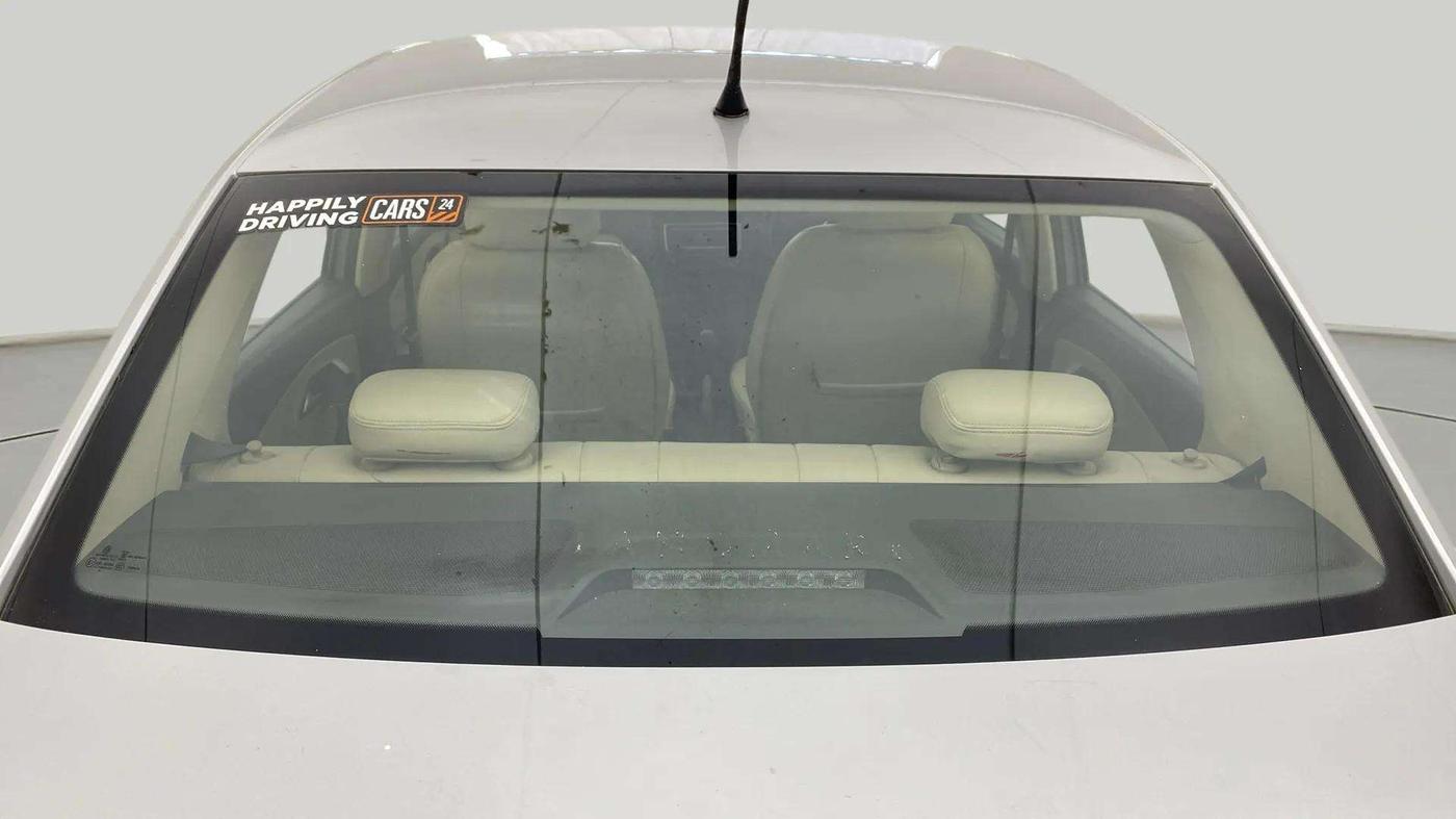 2016 Volkswagen Ameo COMFORTLINE 1.2L, Petrol, Manual, 36,832 km, Rear Windshield