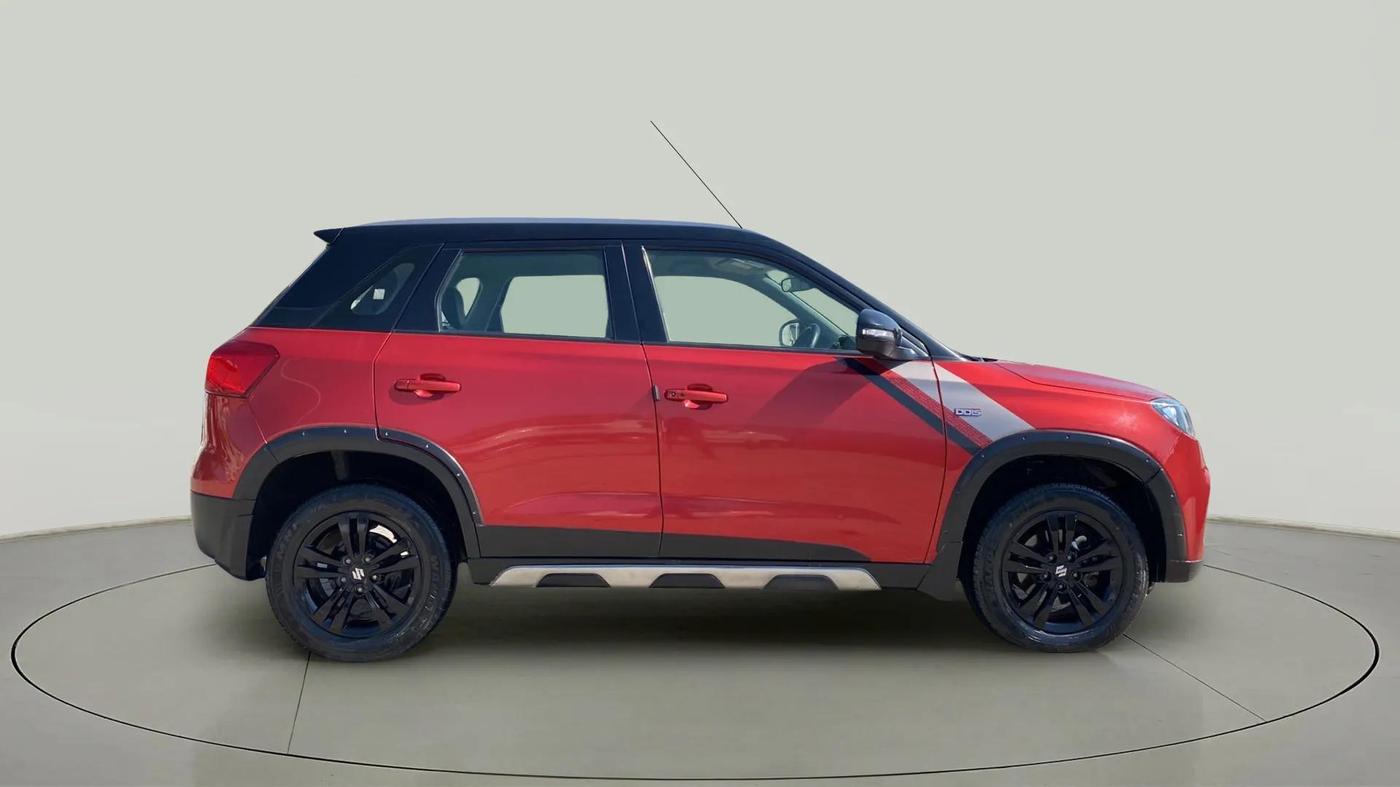 2018 Maruti Vitara Brezza ZDI PLUS AT DUAL TONE, Diesel, Automatic, 41,236 km, Right Side