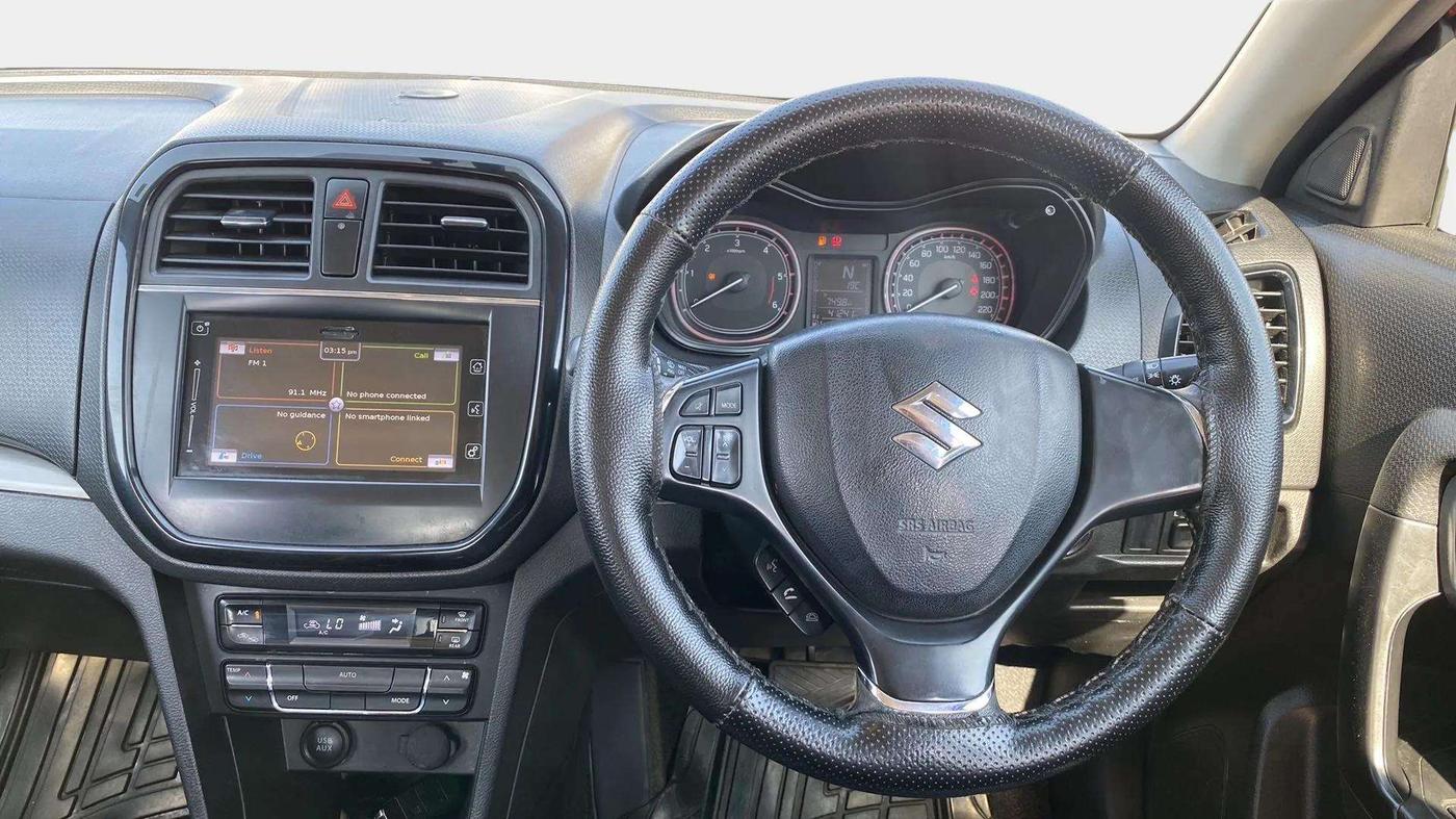 2018 Maruti Vitara Brezza ZDI PLUS AT DUAL TONE, Diesel, Automatic, 41,236 km, Steering Wheel Close Up