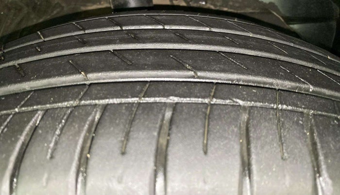 2021 MG HECTOR PLUS SHARP 1.5 PETROL TURBO CVT 6-STR, Petrol, Automatic, 40,854 km, Right Front Tyre Tread