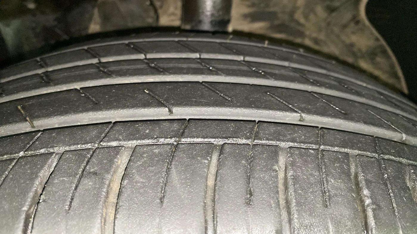 2021 MG HECTOR PLUS SHARP 1.5 PETROL TURBO CVT 6-STR, Petrol, Automatic, 40,854 km, Left Front Tyre Tread