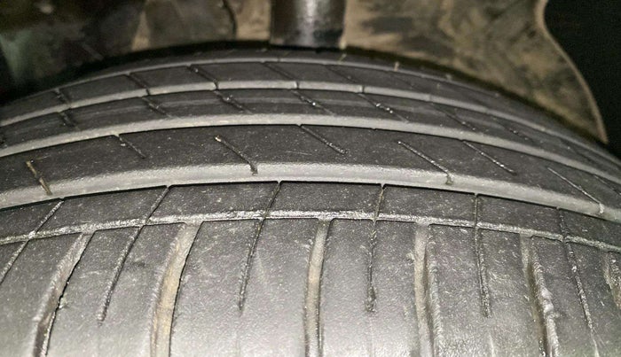 2021 MG HECTOR PLUS SHARP 1.5 PETROL TURBO CVT 6-STR, Petrol, Automatic, 40,854 km, Left Front Tyre Tread