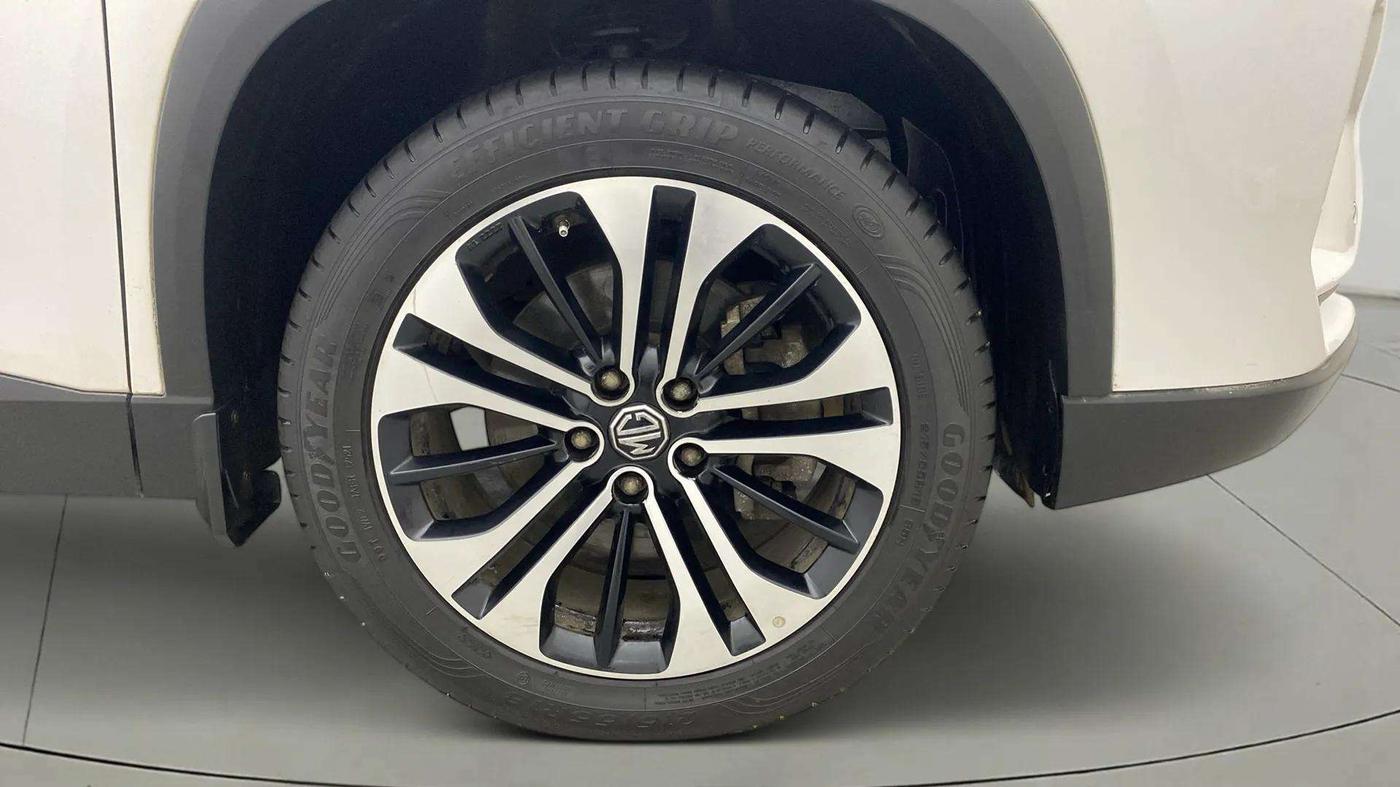 2021 MG HECTOR PLUS SHARP 1.5 PETROL TURBO CVT 6-STR, Petrol, Automatic, 40,854 km, Right Front Wheel