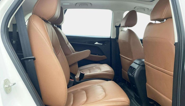 2021 MG HECTOR PLUS SHARP 1.5 PETROL TURBO CVT 6-STR, Petrol, Automatic, 40,854 km, Right Side Rear Door Cabin