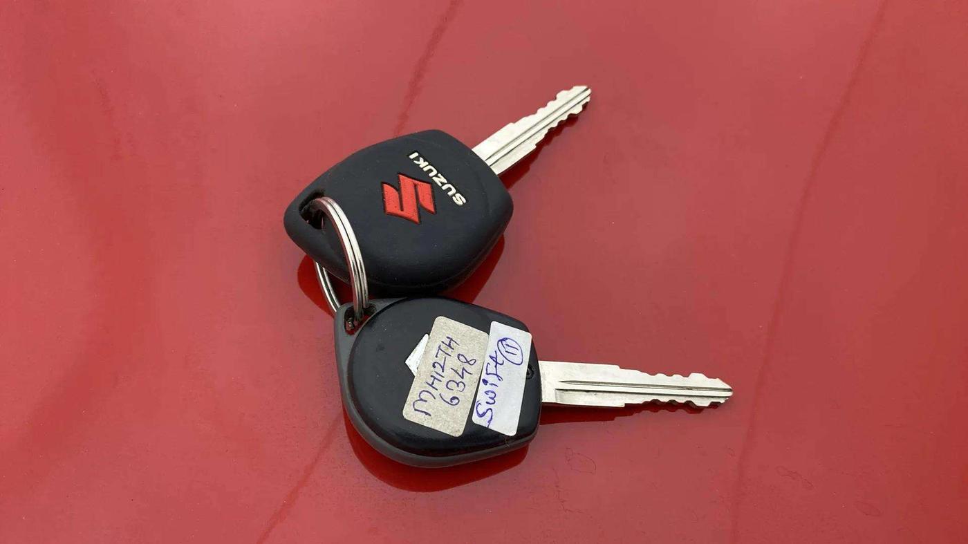 2021 Maruti Swift VXI, Petrol, Manual, 60,825 km, Key Close Up