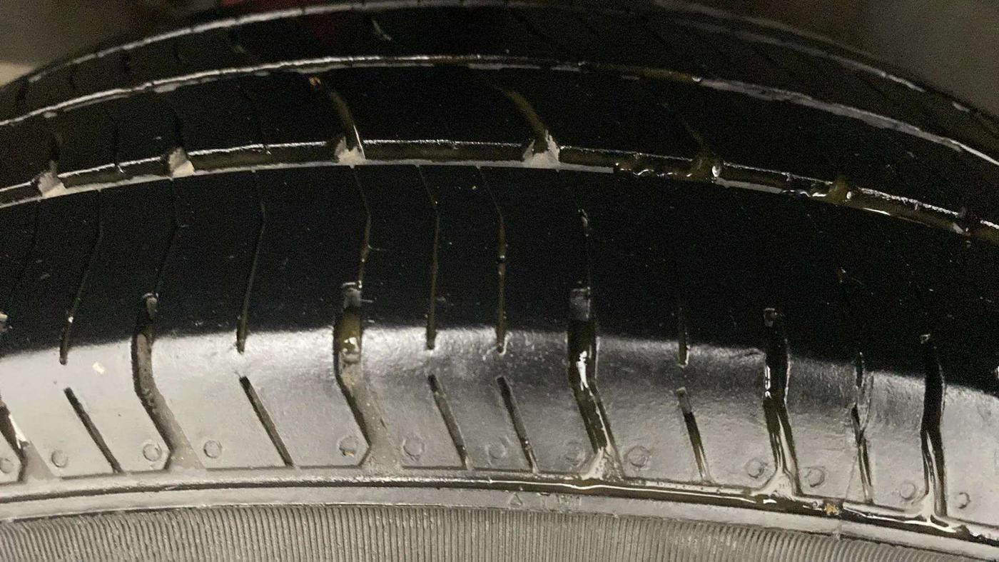 2021 Maruti Swift VXI, Petrol, Manual, 60,825 km, Left Front Tyre Tread