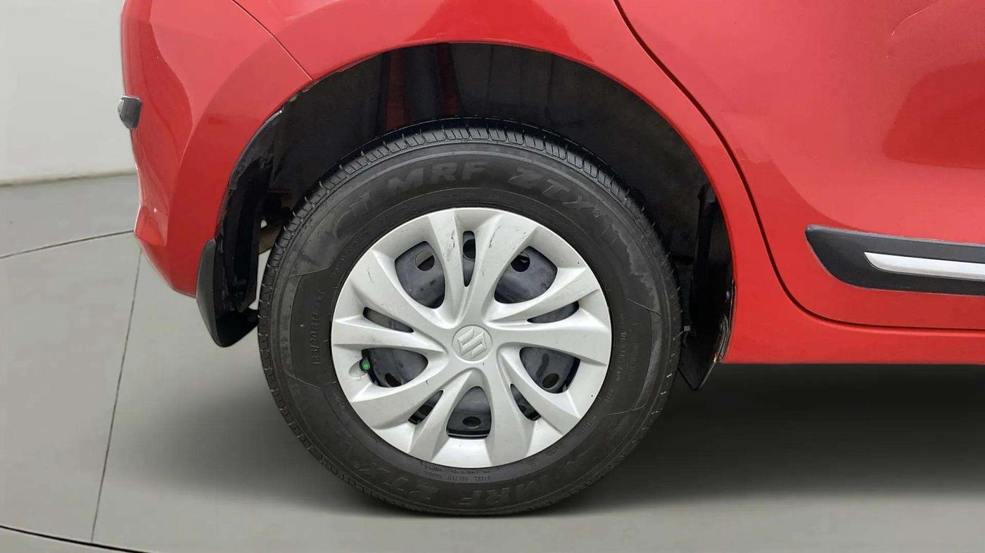 2021 Maruti Swift VXI, Petrol, Manual, 60,825 km, Right Rear Wheel