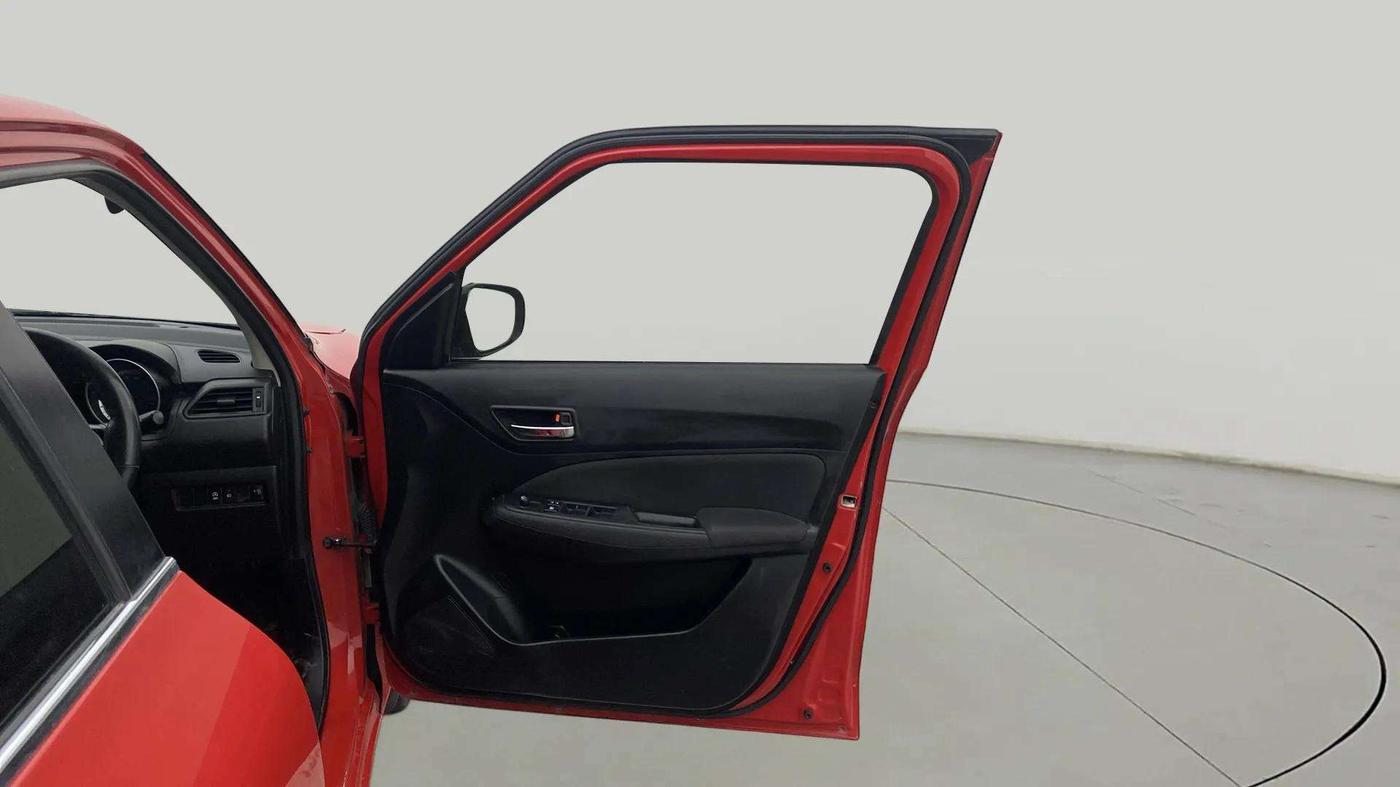 2021 Maruti Swift VXI, Petrol, Manual, 60,825 km, RHS Front Door
