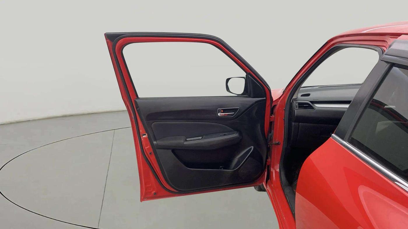 2021 Maruti Swift VXI, Petrol, Manual, 60,825 km, LHS Front Door