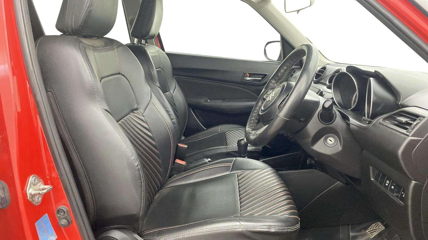 2021 Maruti Swift VXI, Petrol, Manual, 60,825 km, Right Side Front Door Cabin