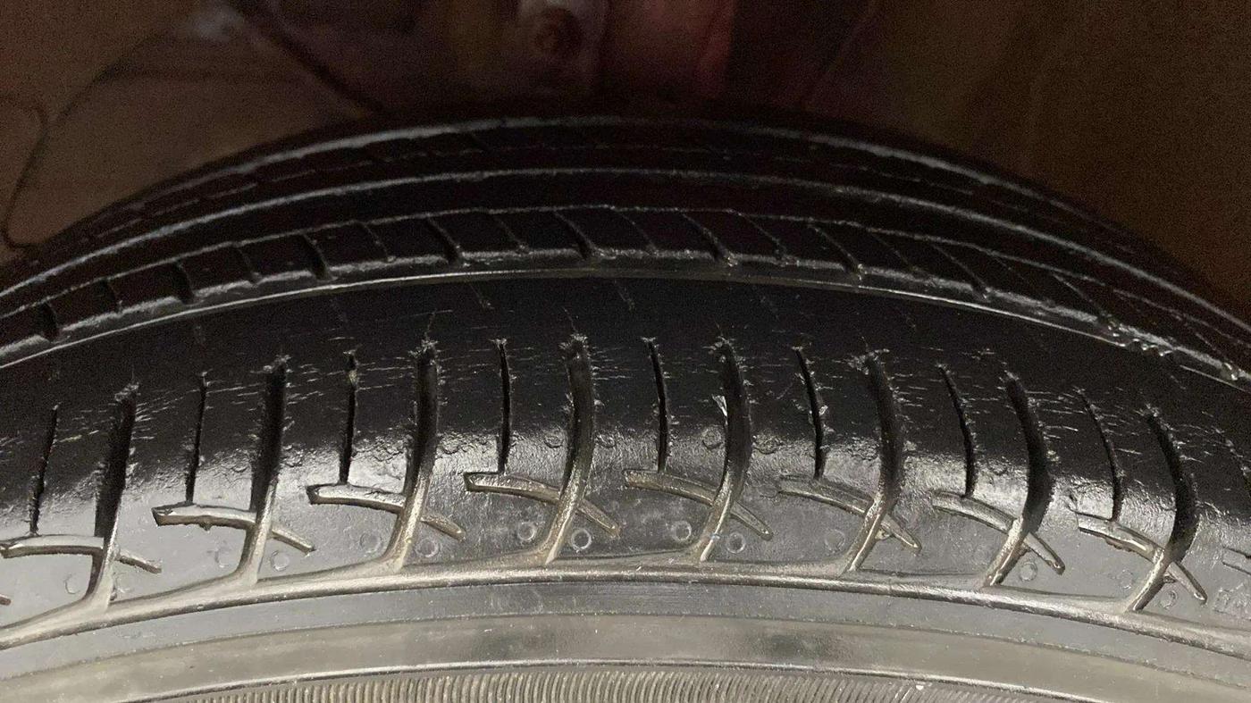 2017 Maruti Baleno DELTA PETROL 1.2, Petrol, Manual, 18,280 km, Left Front Tyre Tread