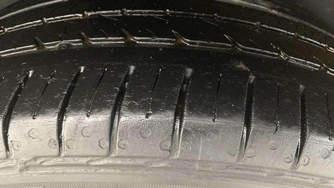2021 Skoda Rapid STYLE AT TSI, Petrol, Automatic, 38,257 km, Left Front Tyre Tread