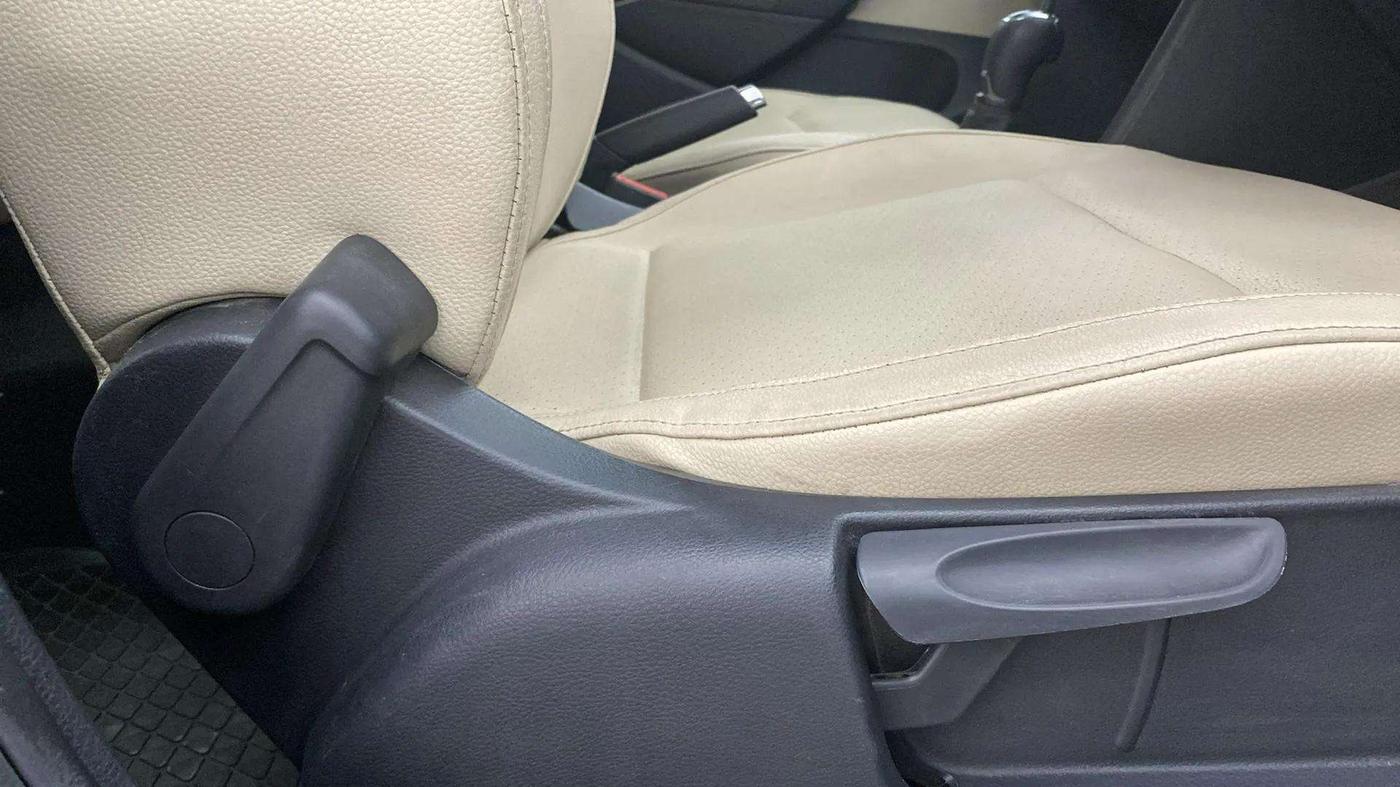 2021 Skoda Rapid STYLE AT TSI, Petrol, Automatic, 38,257 km, Driver Side Adjustment Panel