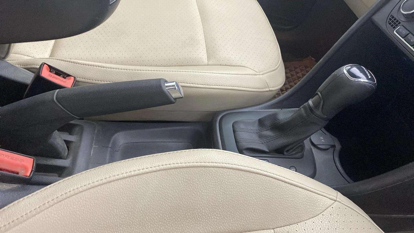 2021 Skoda Rapid STYLE AT TSI, Petrol, Automatic, 38,257 km, Gear Lever
