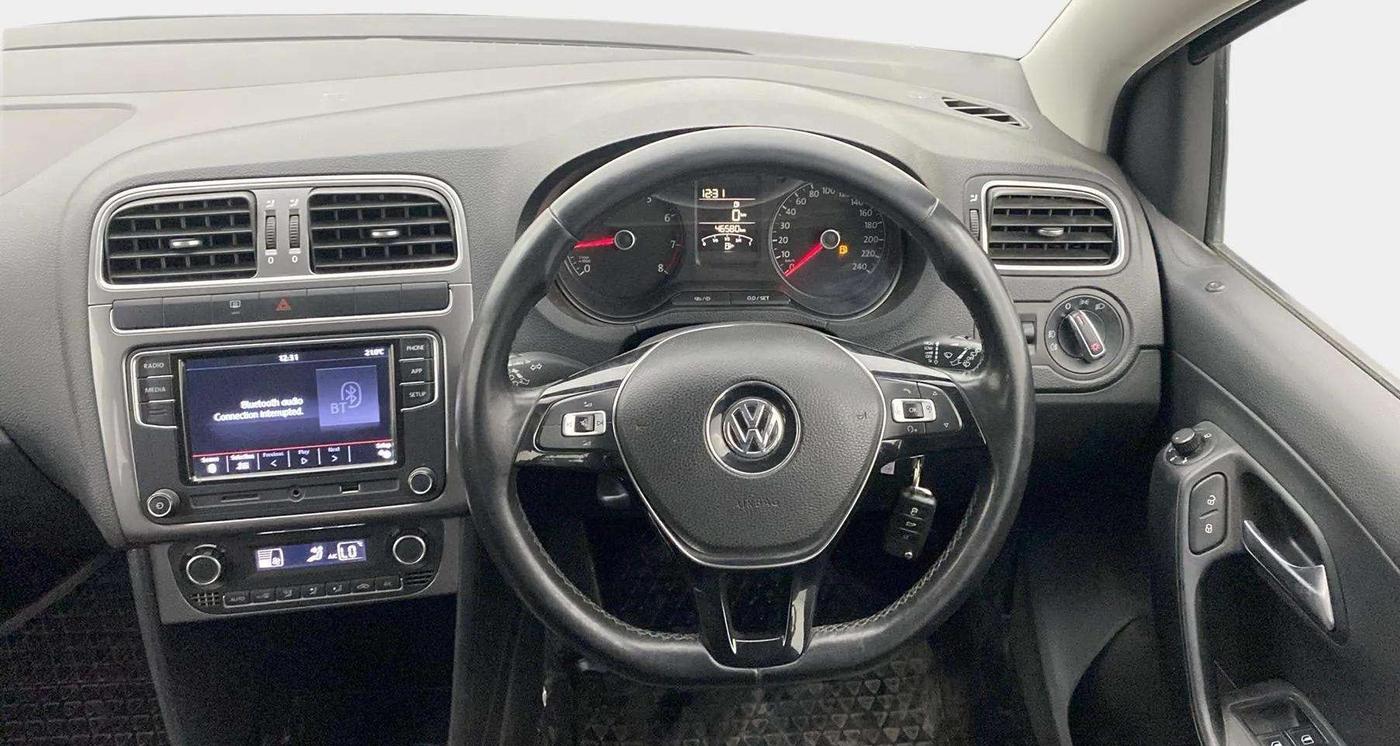 2018 Volkswagen Polo HIGHLINE PLUS 1.0 16 ALLOY, Petrol, Manual, 46,625 km, Steering Wheel Close Up