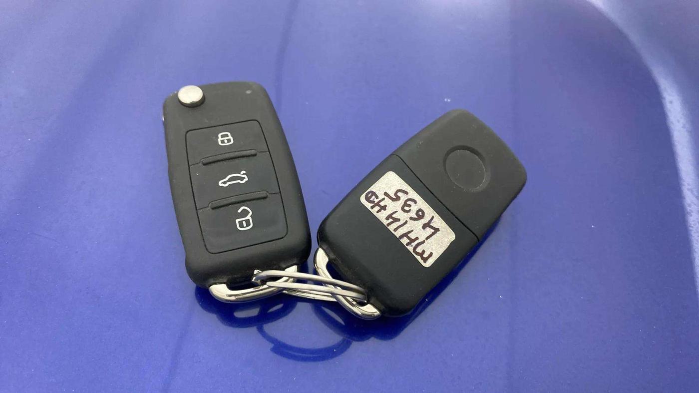 2018 Volkswagen Polo HIGHLINE PLUS 1.0 16 ALLOY, Petrol, Manual, 46,625 km, Key Close Up