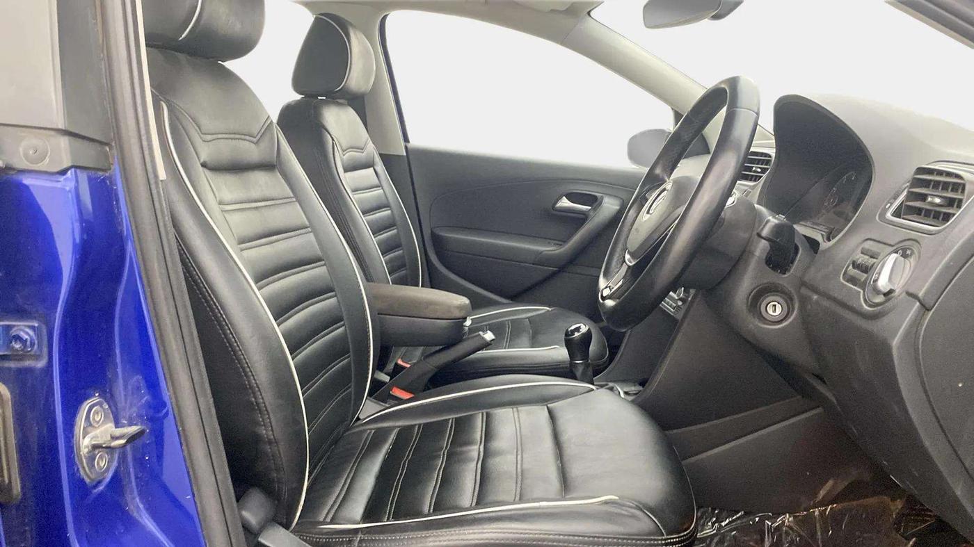 2018 Volkswagen Polo HIGHLINE PLUS 1.0 16 ALLOY, Petrol, Manual, 46,625 km, Right Side Front Door Cabin