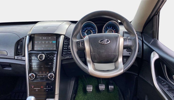 2019 Mahindra XUV500 W11(O), Diesel, Manual, 21,156 km, Steering Wheel Close Up