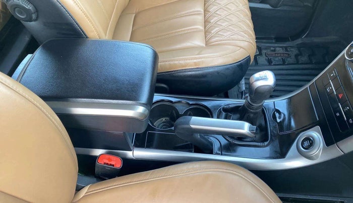 2019 Mahindra XUV500 W11(O), Diesel, Manual, 21,156 km, Gear Lever