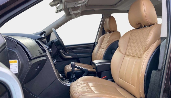 2019 Mahindra XUV500 W11(O), Diesel, Manual, 21,156 km, Right Side Front Door Cabin