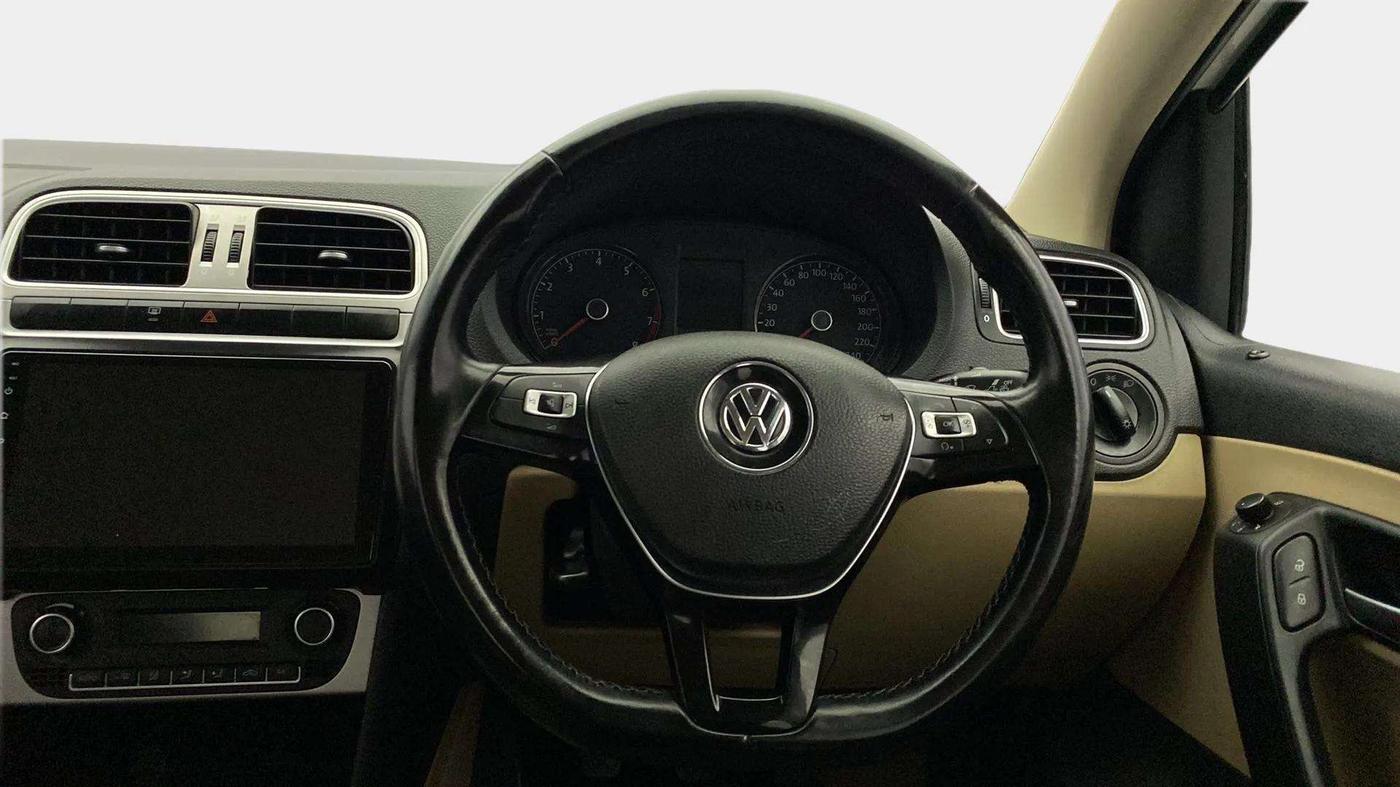 2017 Volkswagen Ameo HIGHLINE1.2L PLUS 16 ALLOY, Petrol, Manual, 78,876 km, Steering Wheel Close Up