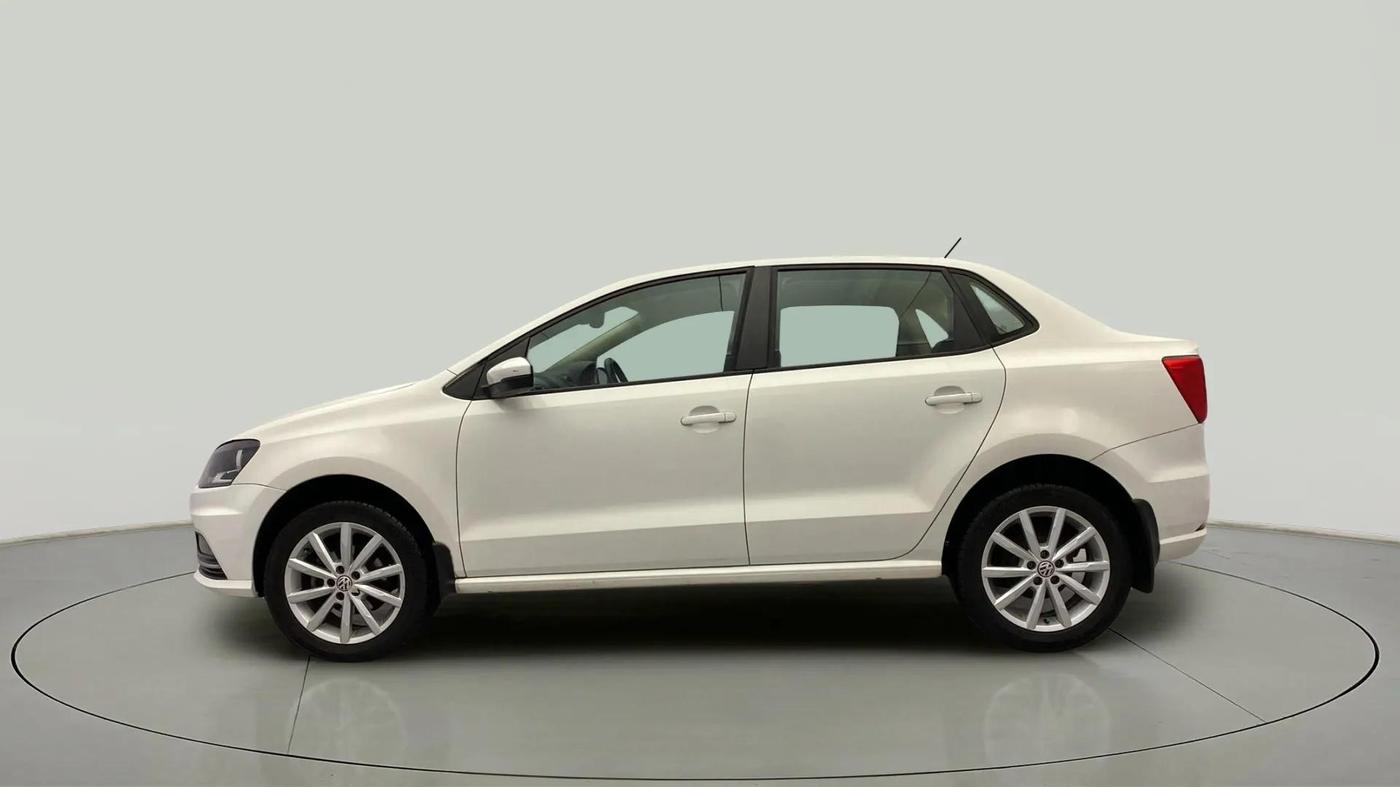 2017 Volkswagen Ameo HIGHLINE1.2L PLUS 16 ALLOY, Petrol, Manual, 78,876 km, Left Side