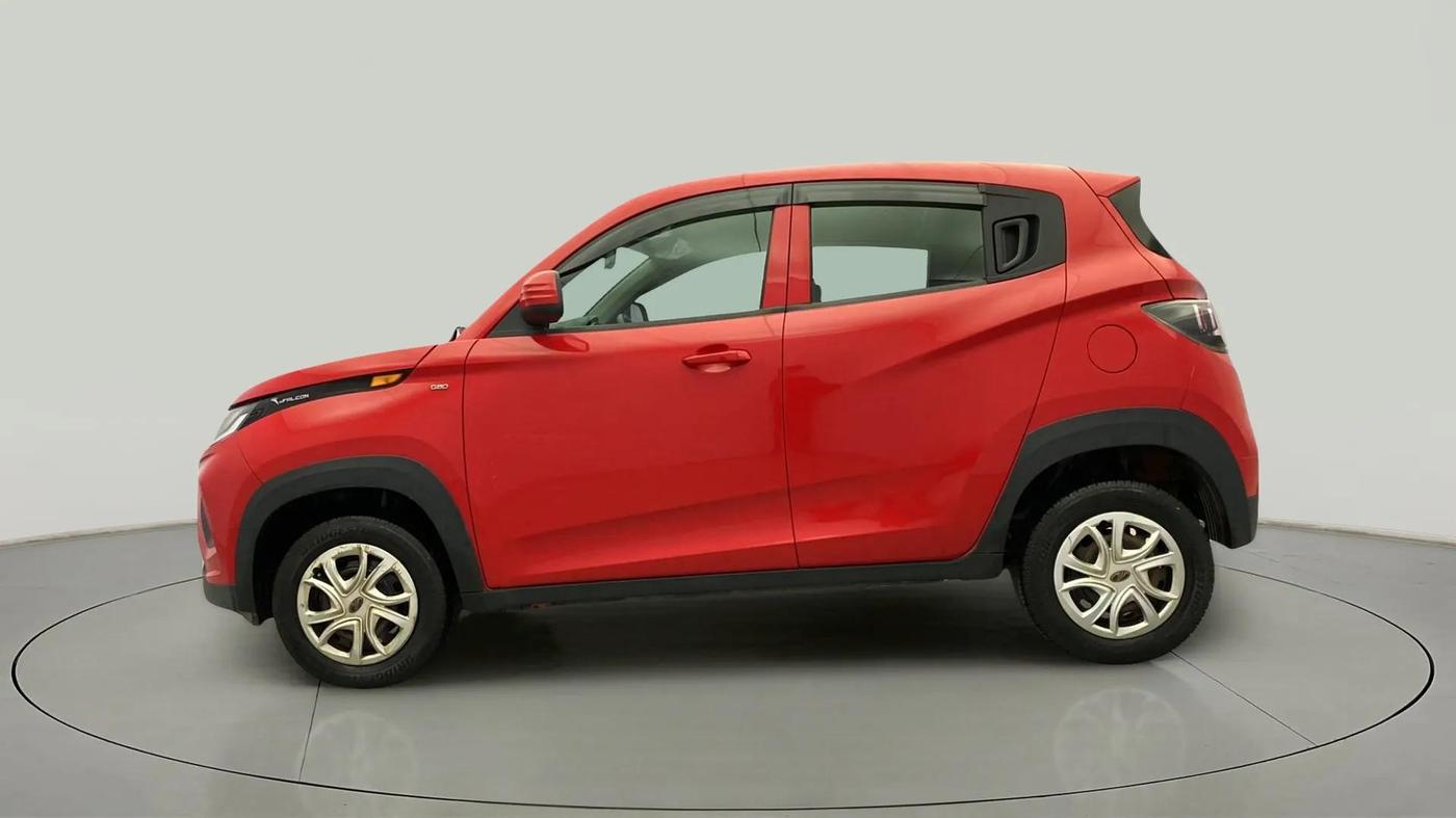 2018 Mahindra KUV 100 NXT K4+ P 6 STR, Petrol, Manual, 30,011 km, Left Side
