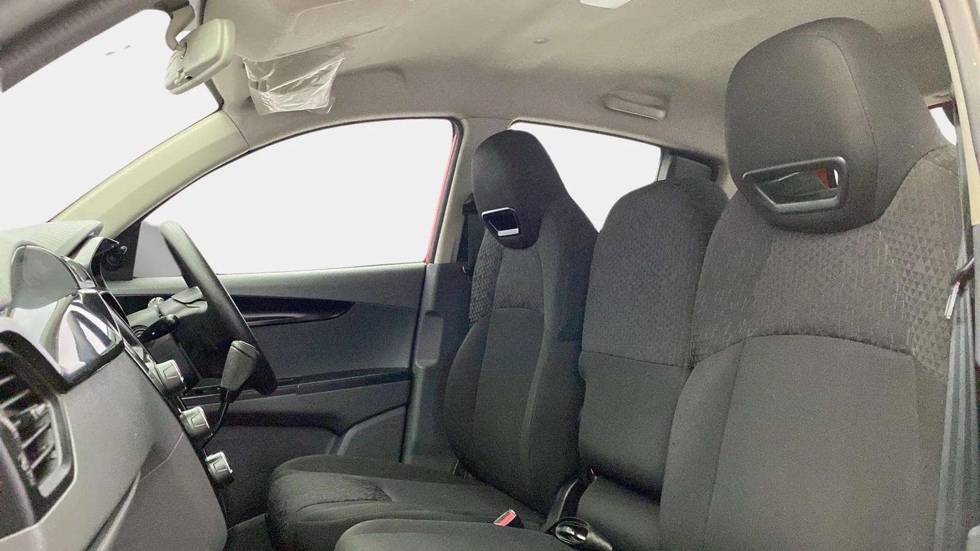 2018 Mahindra KUV 100 NXT K4+ P 6 STR, Petrol, Manual, 30,011 km, Right Side Front Door Cabin
