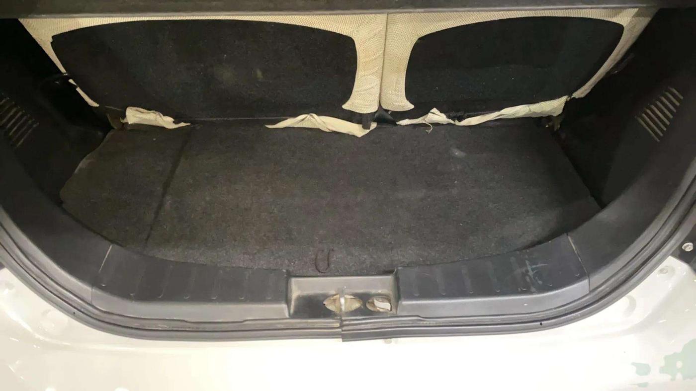 2013 Maruti Wagon R 1.0 VXI, Petrol, Manual, 52,805 km, Boot Inside