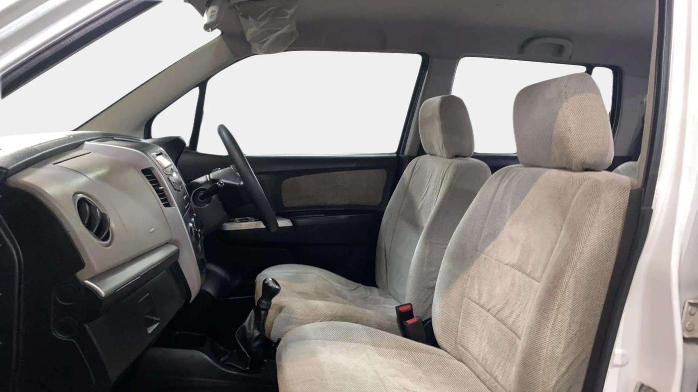 2013 Maruti Wagon R 1.0 VXI, Petrol, Manual, 52,805 km, Right Side Front Door Cabin