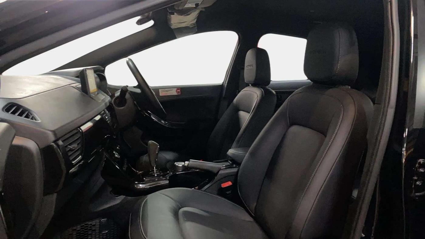 2023 Tata NEXON XZA PLUS DIESEL DARK EDITION, Diesel, Automatic, 16,137 km, Right Side Front Door Cabin